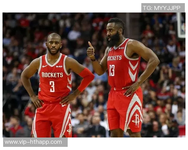 快船训练营第二天精彩瞬间哈登博格丹欢笑小卡保罗同框引关注